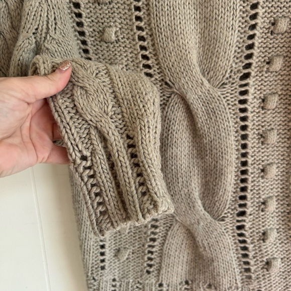 Lovely Girl, size M, made in Italy, wool/alpaca cable Knit sweater, tan - Picture 2 of 6